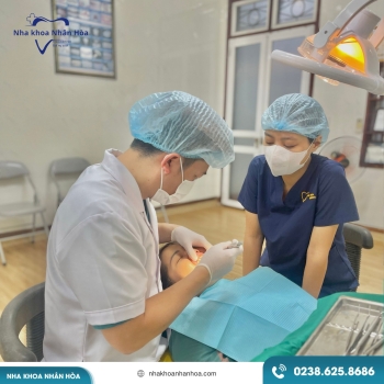 COMBO BÓC NANG, NHỔ RĂNG VÀ CẤY 2 TRỤ IMPLANT TẠI NHA KHOA NHÂN HÒA